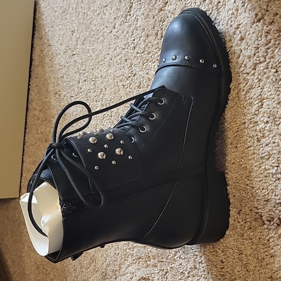 Black combat boots with silver detail - Picture 5 of 9
